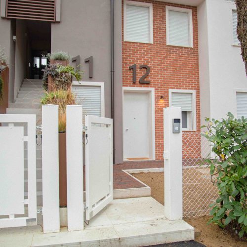 APARTMENT GREEN HOUSE GROUND FLOOR