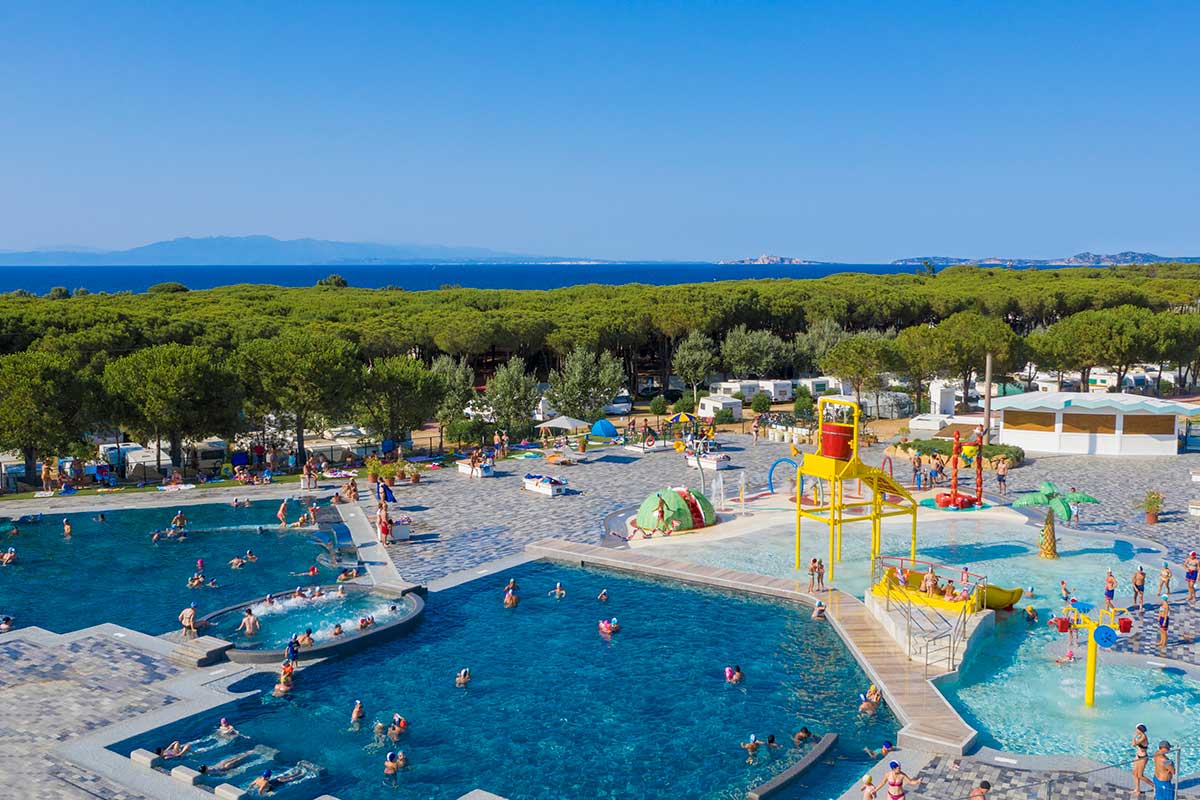 Wasserpark einweihung: schwimmbaden, spray und wellness park!