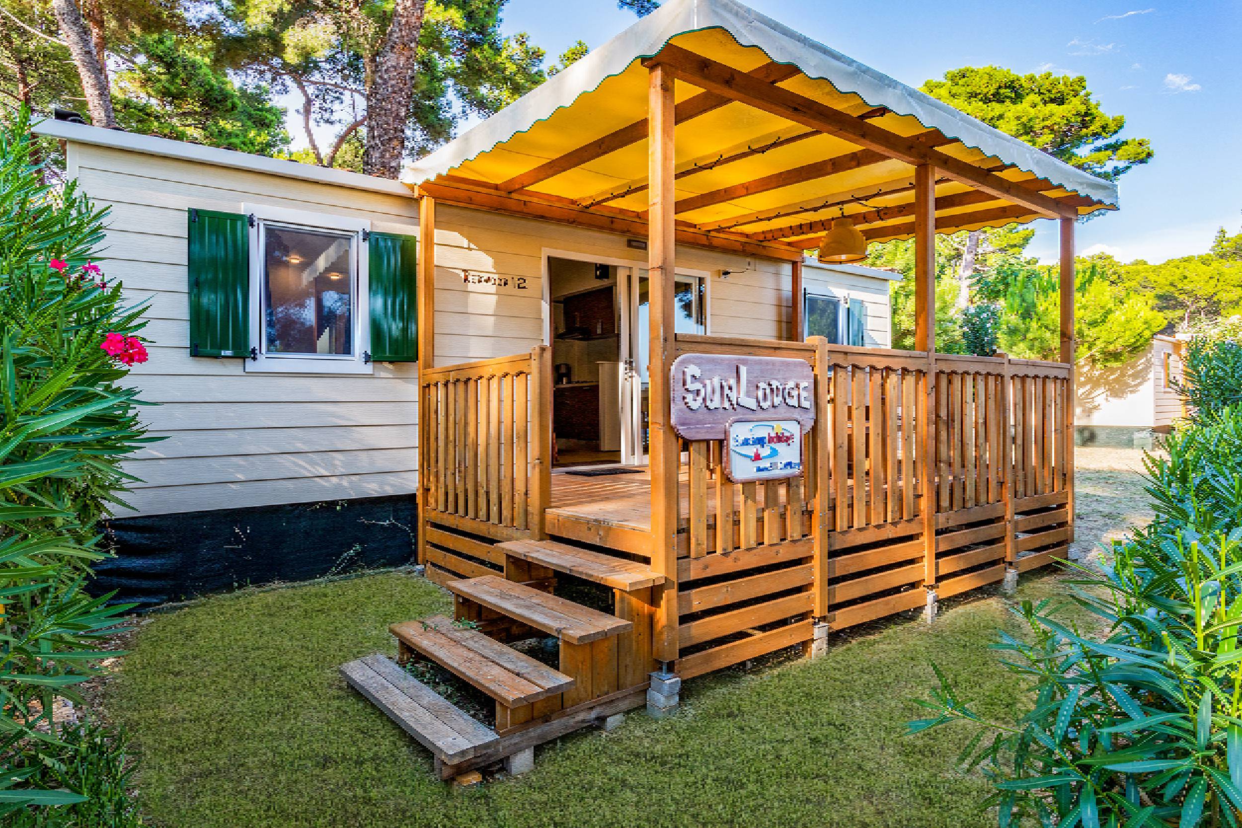 SUNLODGE REDWOOD