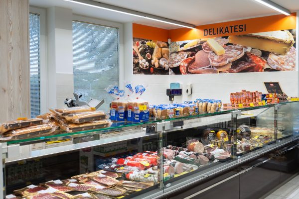 baia-holiday-POLJ-Market-08-2025-Banco-Salumi baia-holiday-POLJ-Market-08-2025-Banco-Salumi