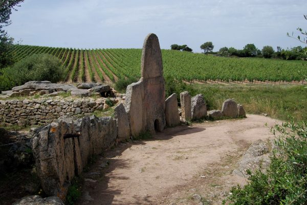 grab der-giganten-der-einheimischen-arzachena